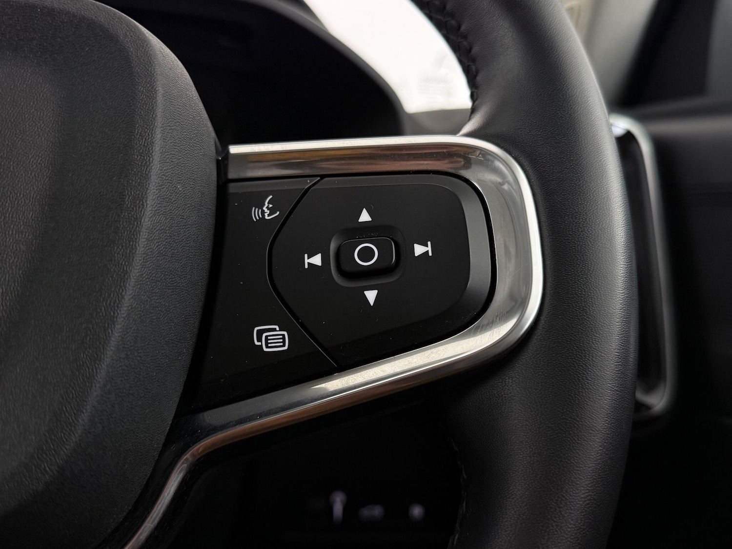 Used Volvo XC40 2021 for sale - 77260303: Photo 20