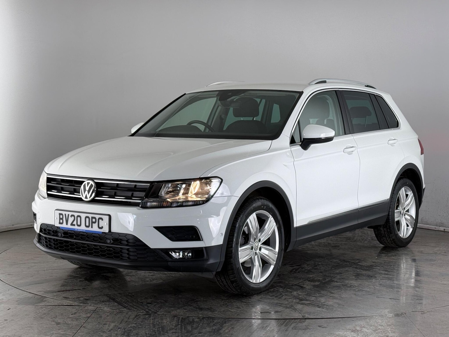 Used Volkswagen Tiguan 2020 for sale - 77456598: Photo 2