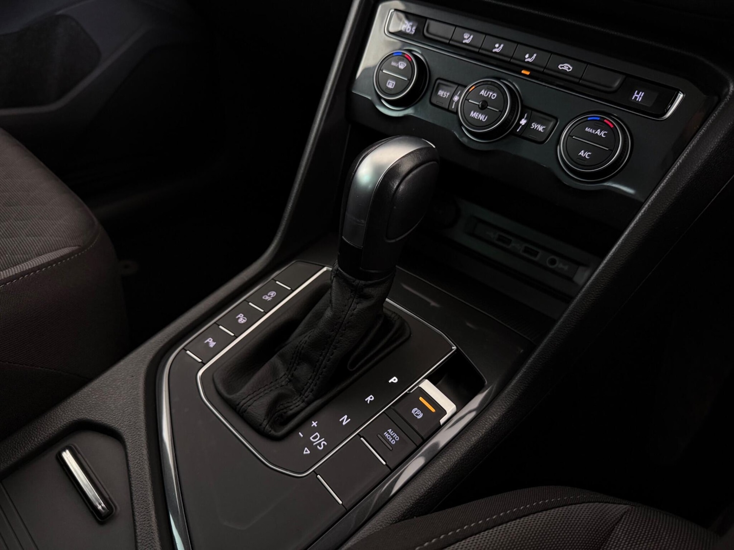 Used Volkswagen Tiguan 2020 for sale - 77456598: Photo 32