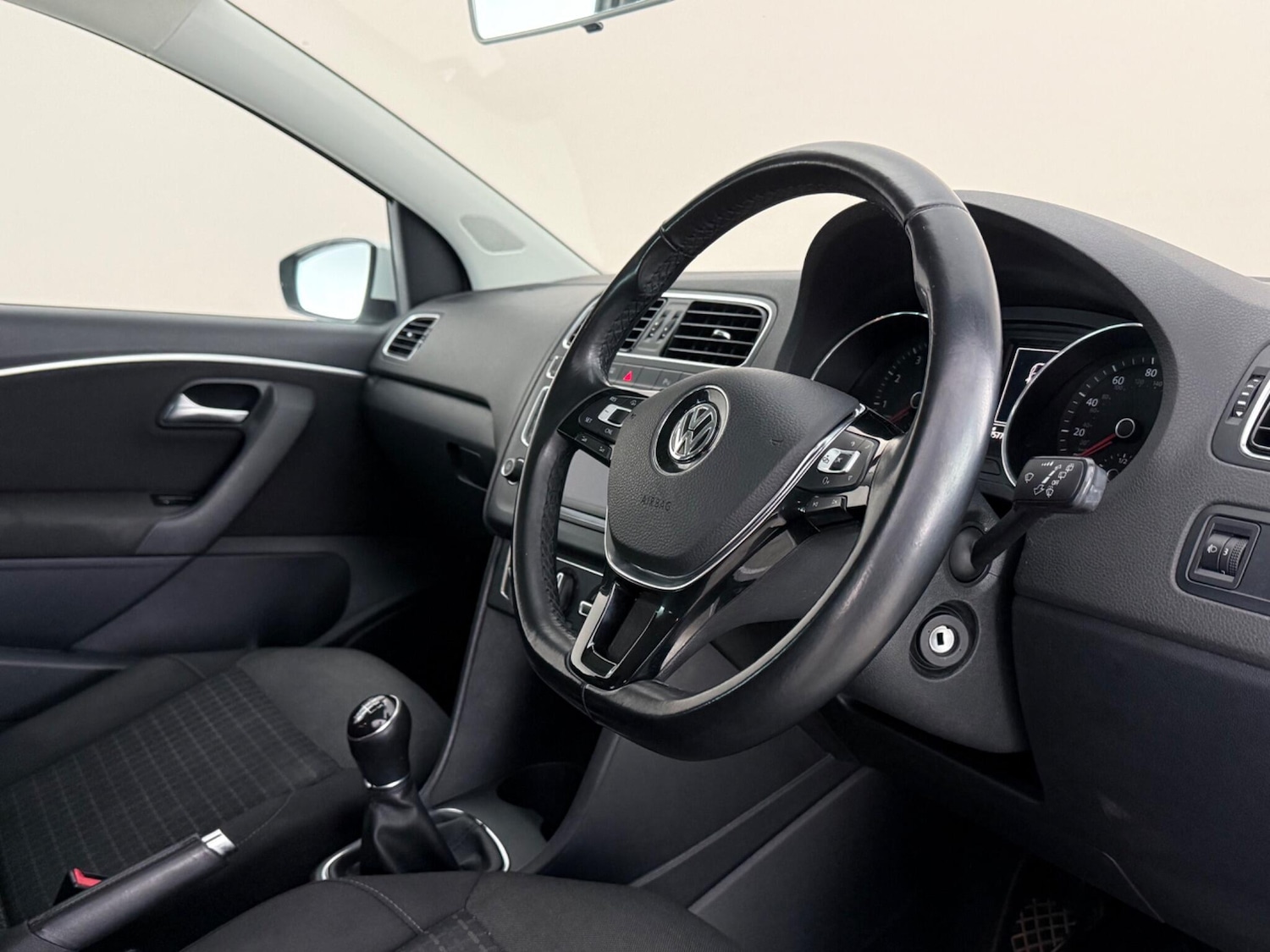 Used Volkswagen Polo 2016 for sale - 78185847: Photo 11