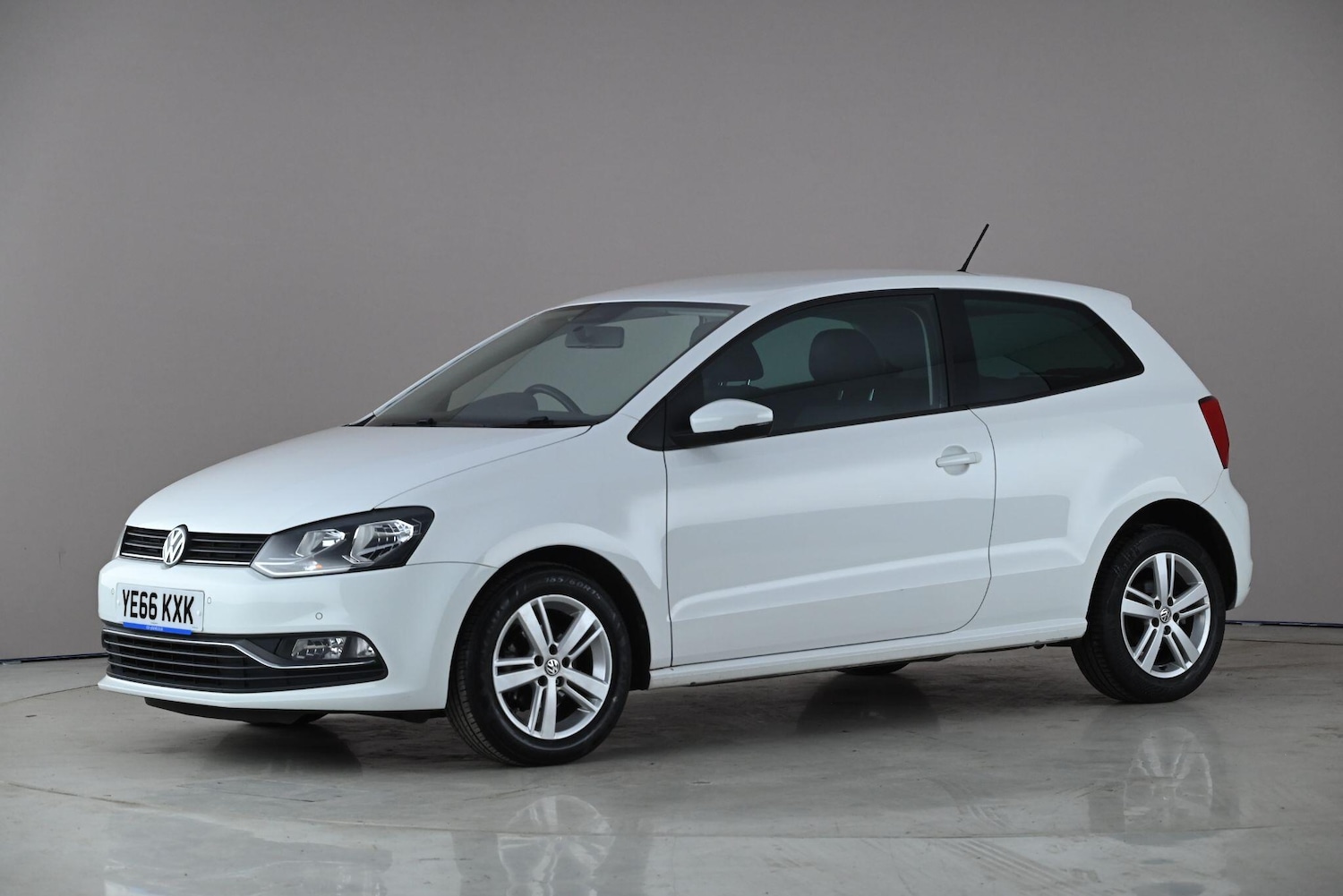 Used Volkswagen Polo 2016 for sale - 78185847: Photo 2