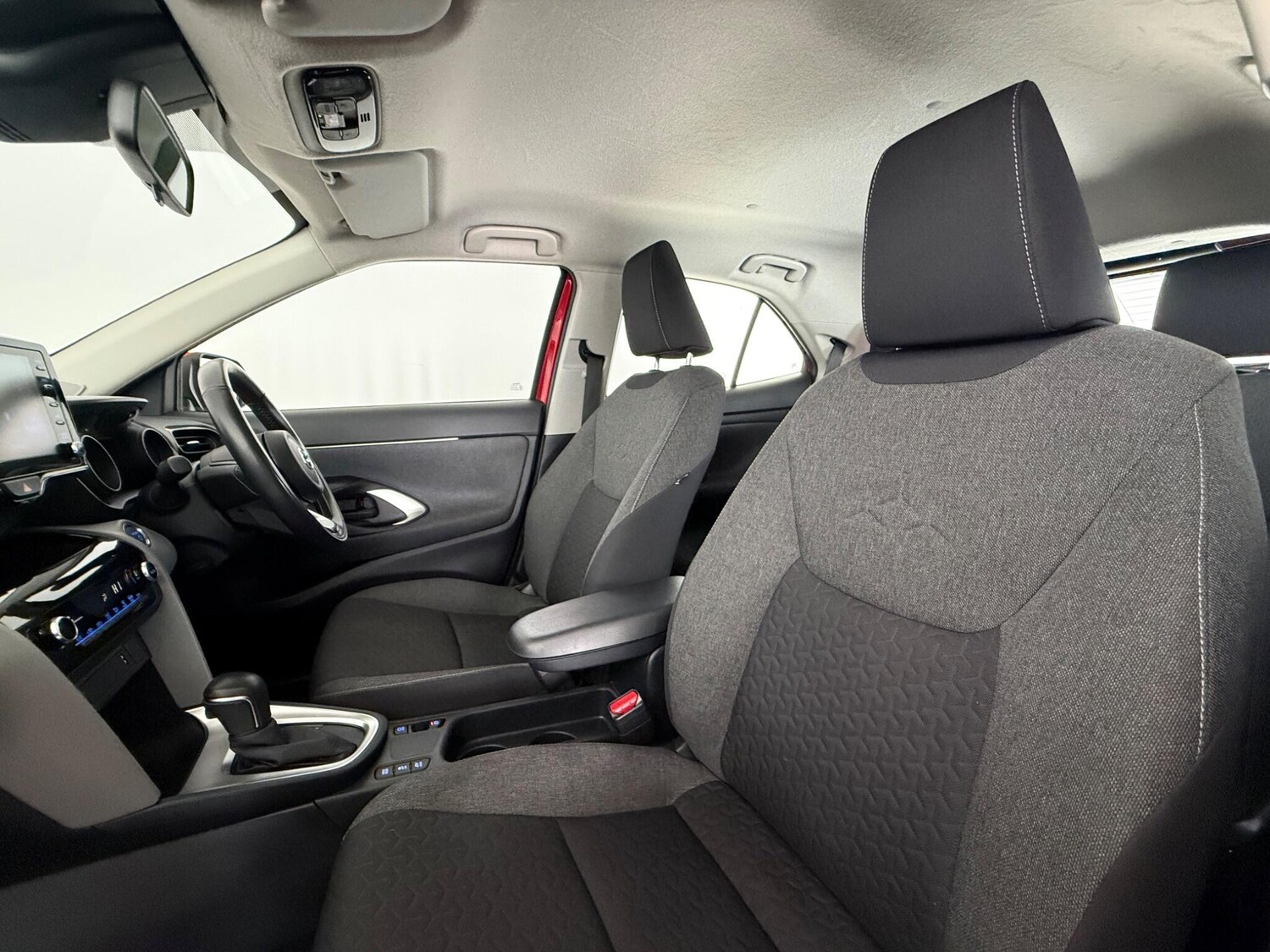 Used Toyota Yaris Cross 2021 for sale - 77701822: Photo 11