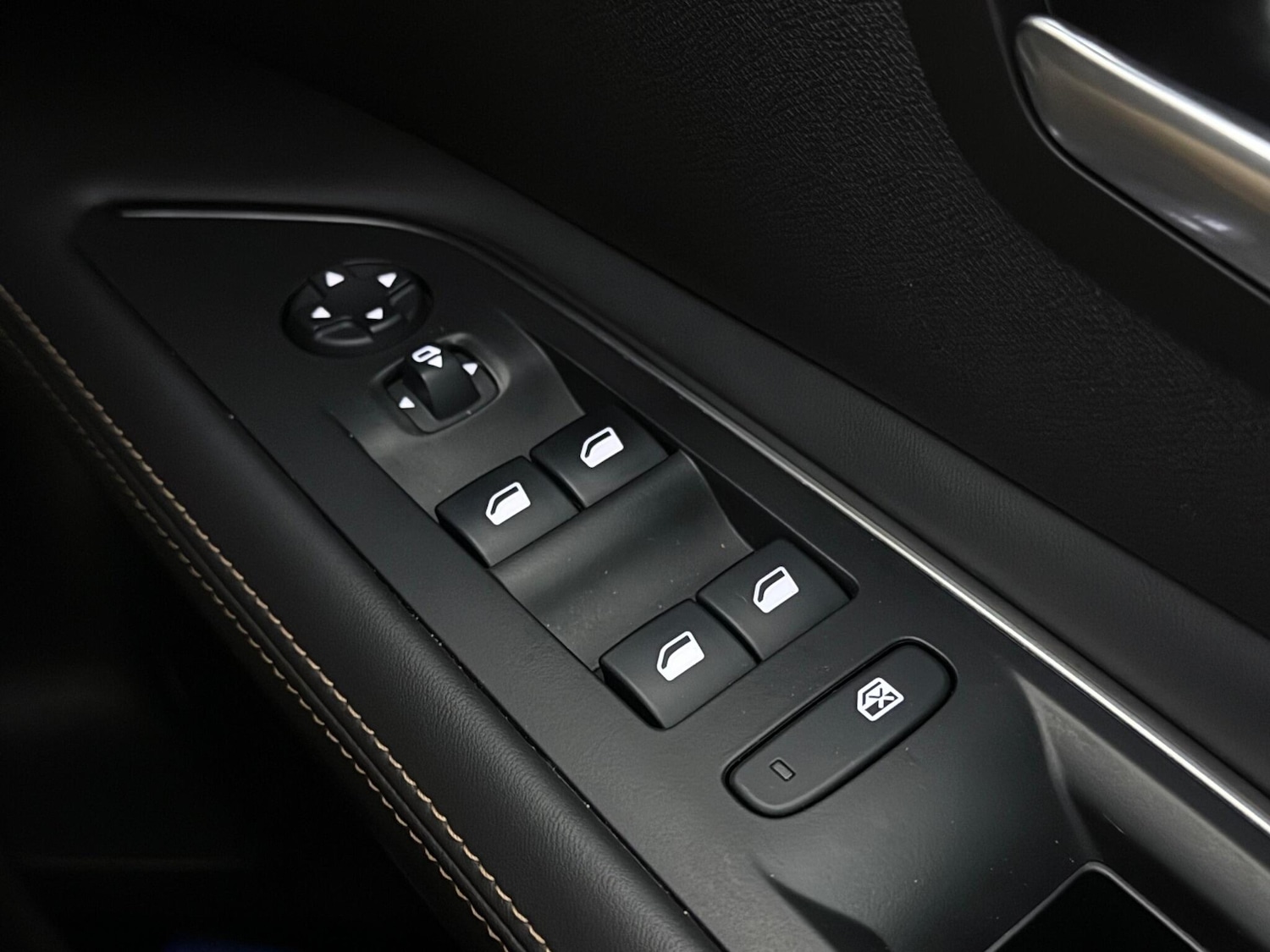 Used Peugeot 3008 2018 for sale - 76701066: Photo 41