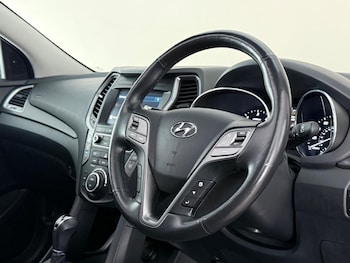 Used Hyundai Santa Fe 2016 for sale - 79189223: Photo