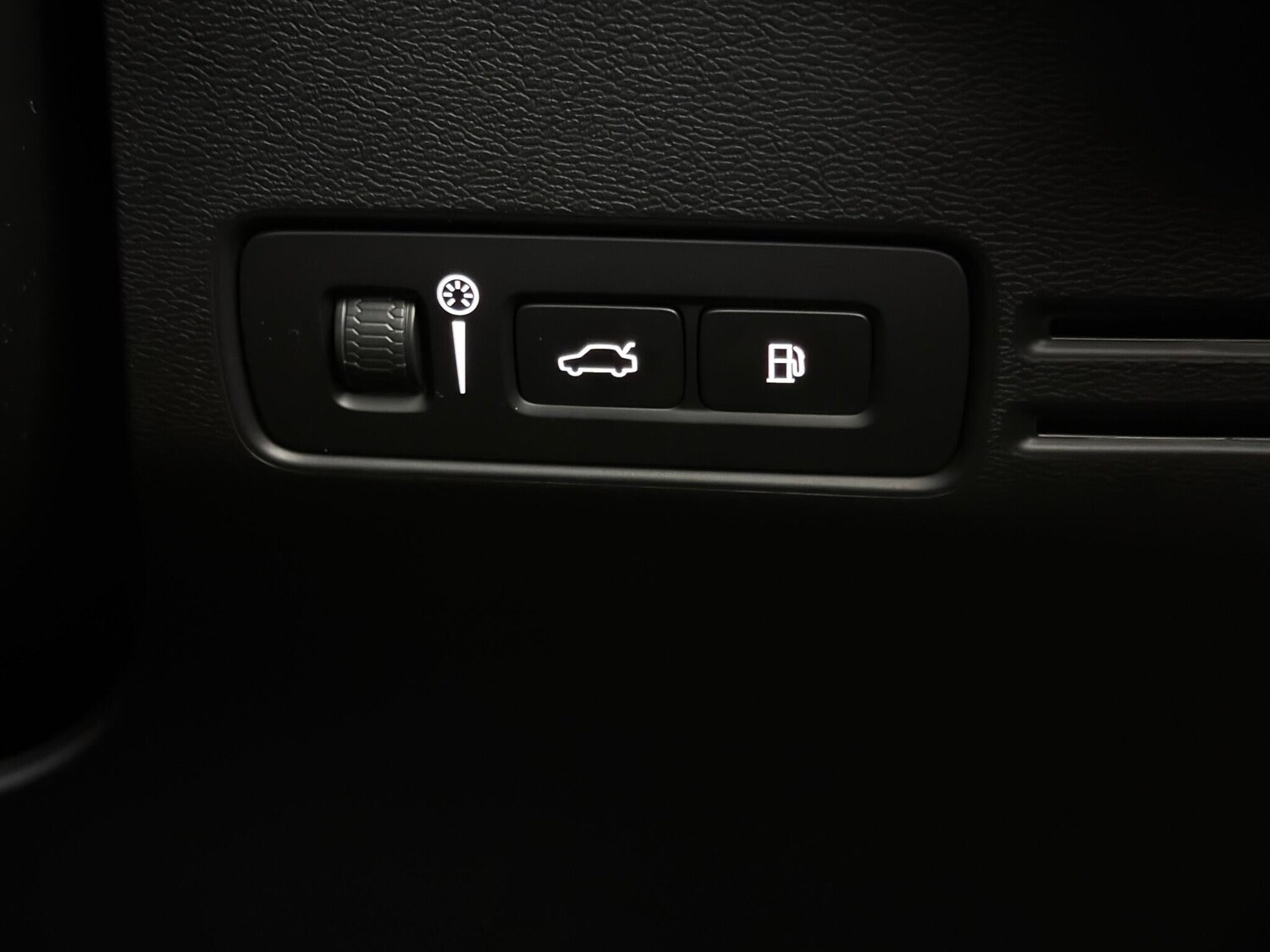 Used Volvo XC40 2021 for sale - 76607201: Photo 31