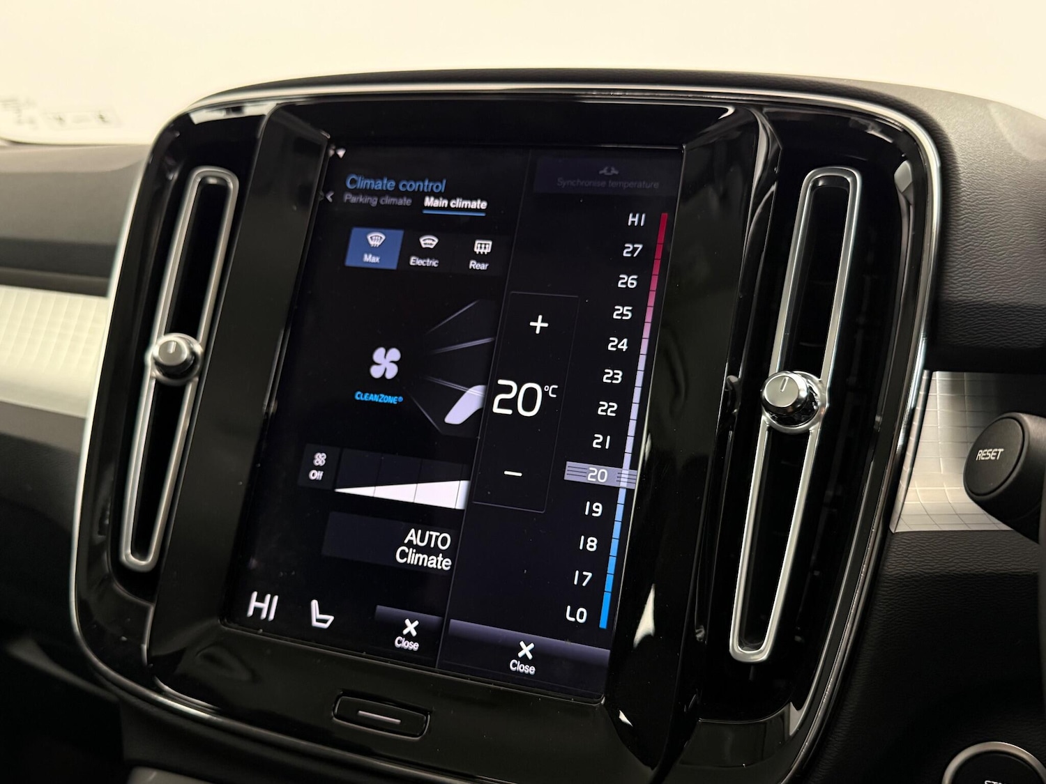 Used Volvo XC40 2021 for sale - 76607201: Photo 35