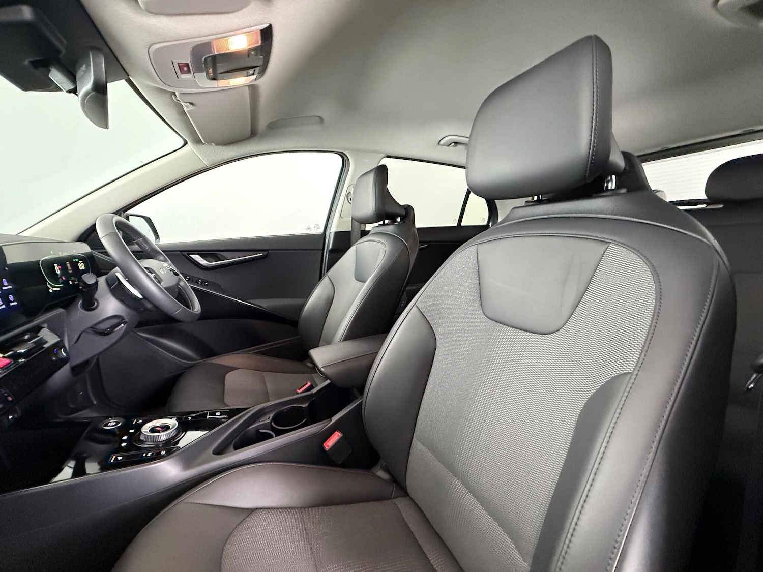 Used Kia Niro 2023 for sale - 77222119: Photo 10