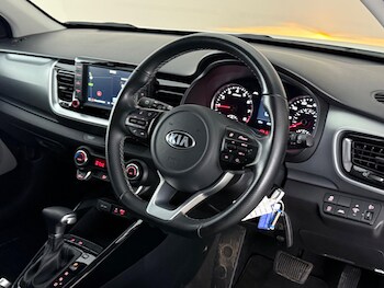 Used Kia Stonic 2020 for sale - 78867109: Photo