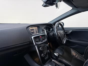 Used Volvo V40 2017 for sale - 79781111: Photo