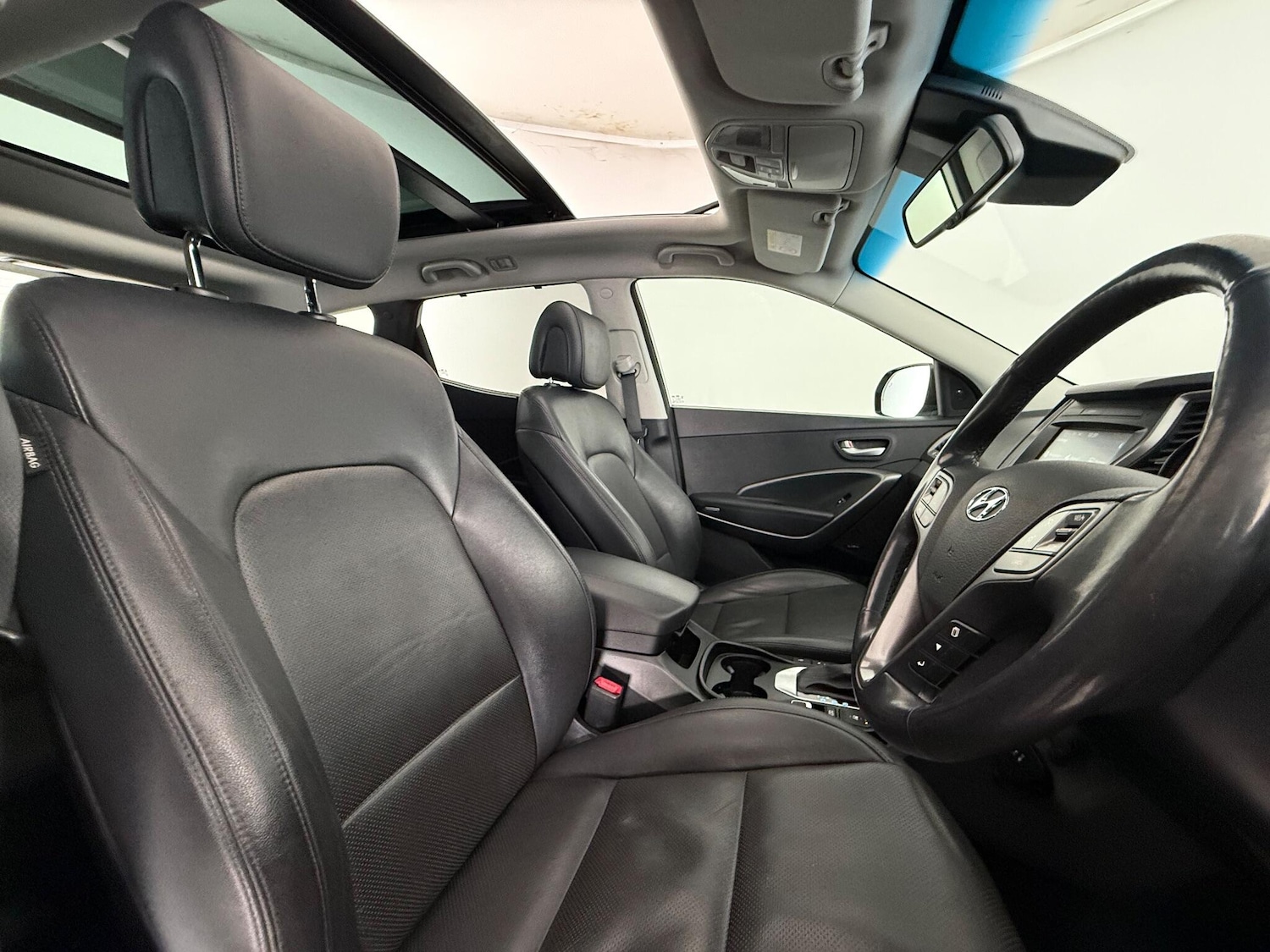 Used Hyundai Santa Fe 2015 for sale - 77259936: Photo 10