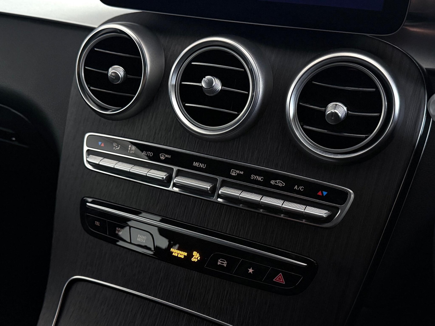 Used Mercedes-Benz GLC 2019 for sale - 77221933: Photo 35