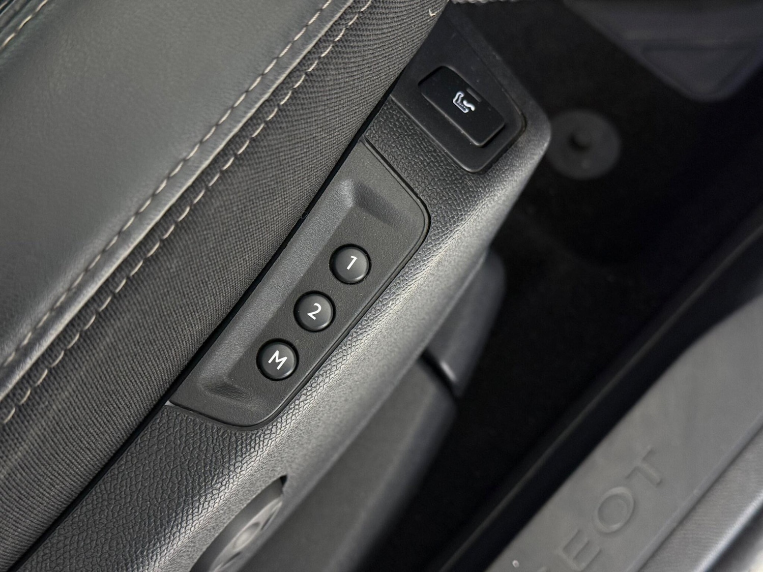 Used Peugeot 3008 2018 for sale - 76936553: Photo 24