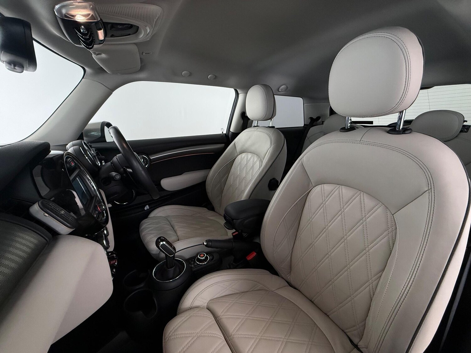 Used MINI Hatch 2019 for sale - 76714864: Photo 18