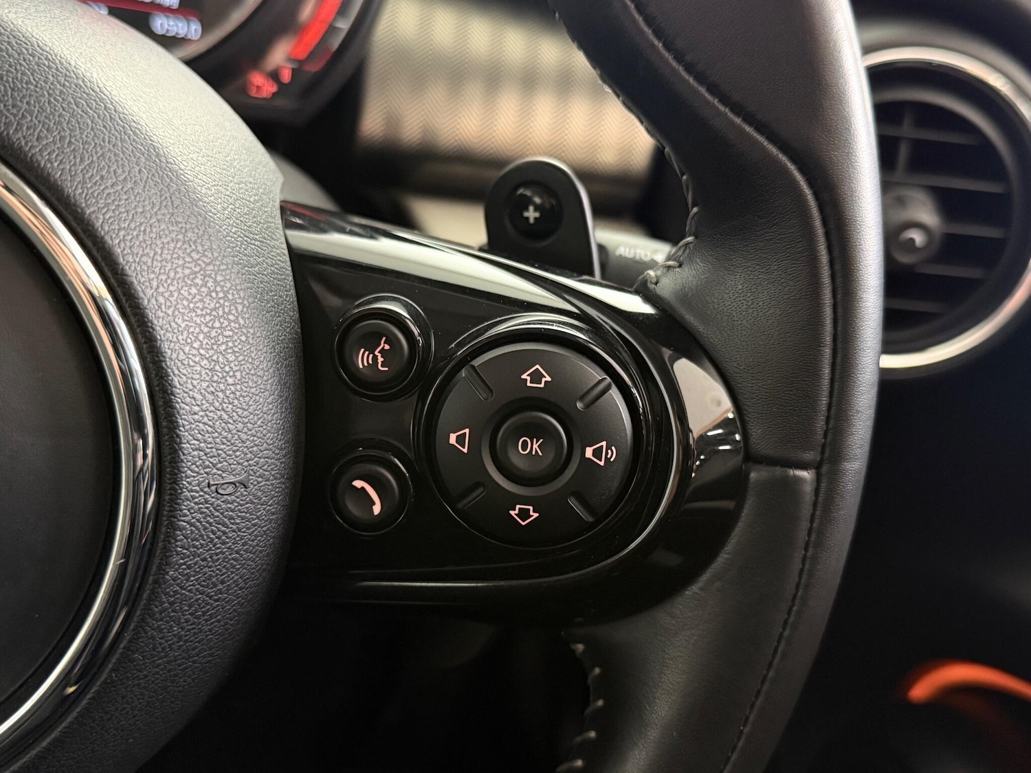 Used MINI Hatch 2019 for sale - 76714864: Photo 23