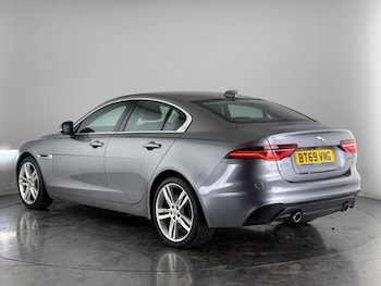 Used Jaguar XE 2019 for sale - 76228930: Photo