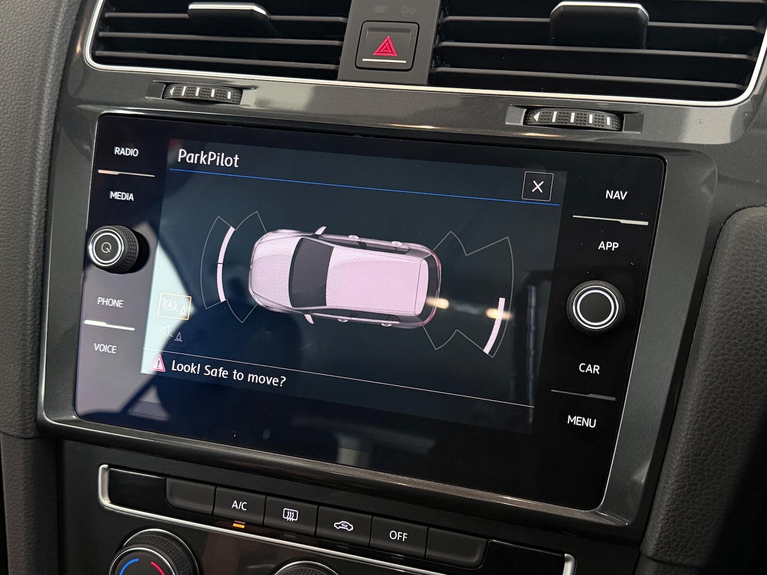 Used Volkswagen Golf 2018 for sale - 76645902: Photo 38