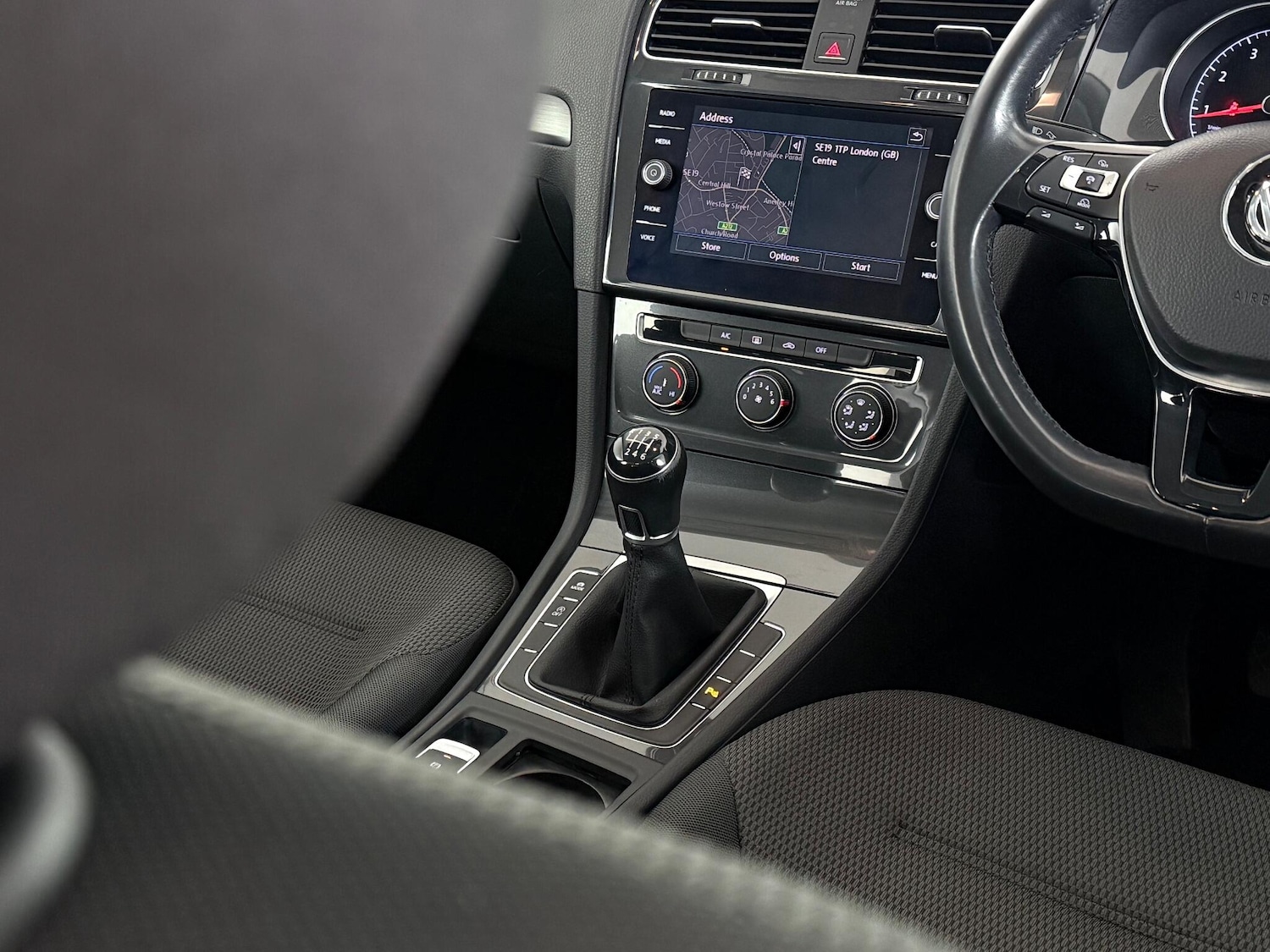 Used Volkswagen Golf 2018 for sale - 76645902: Photo 43