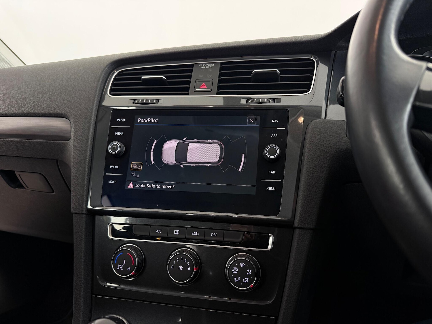 Used Volkswagen Golf 2018 for sale - 76645902: Photo 48