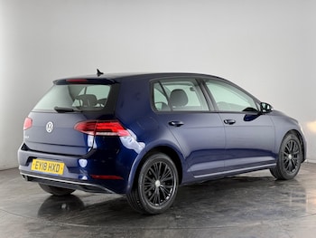 Used Volkswagen Golf 2018 for sale - 76645902: Photo