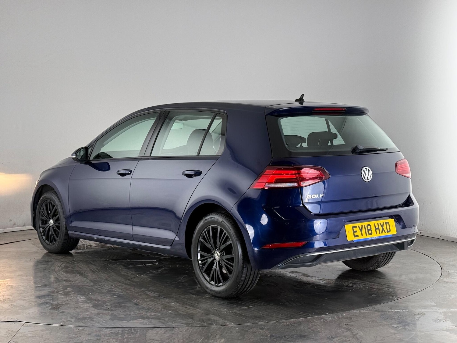 Used Volkswagen Golf 2018 for sale - 76645902: Photo 5