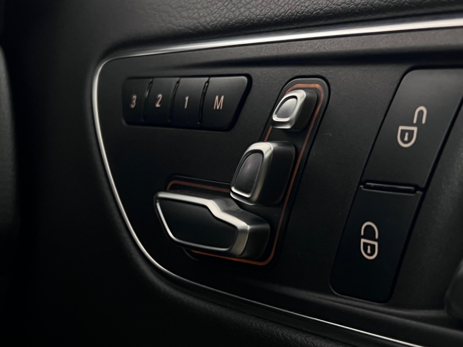 Used Mercedes-Benz GLA 2017 for sale - 77244128: Photo 32