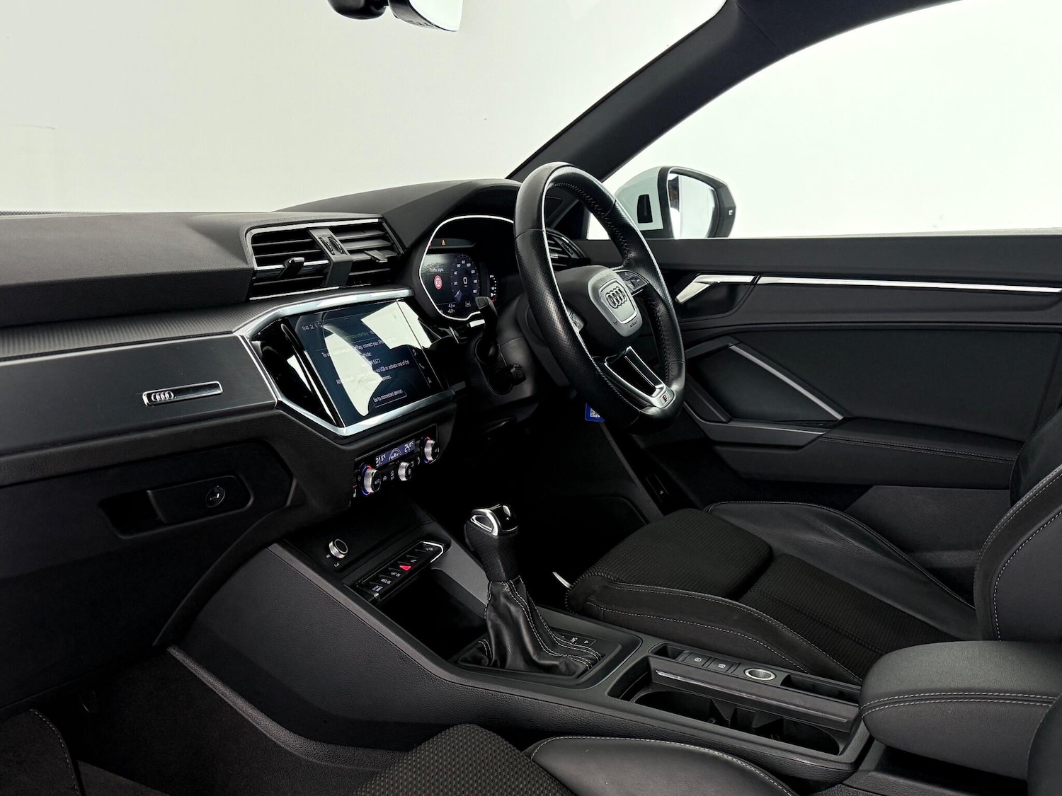 Used Audi Q3 2020 for sale - 77490549: Photo 18