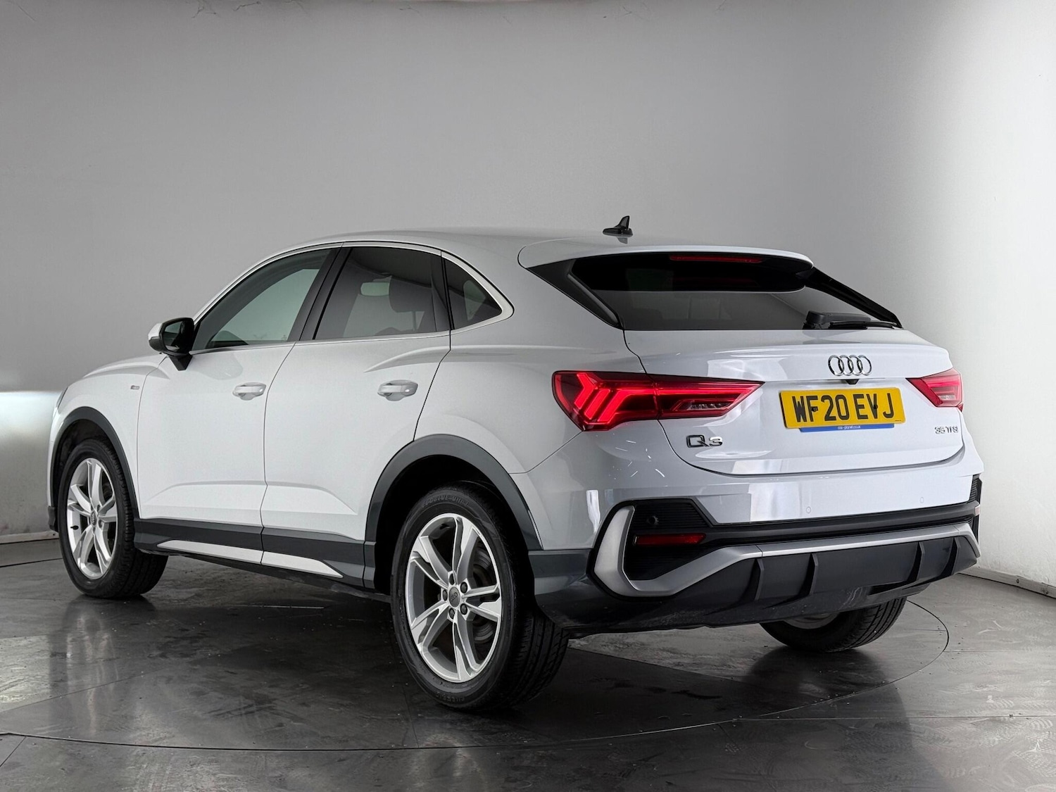 Used Audi Q3 2020 for sale - 77490549: Photo 4