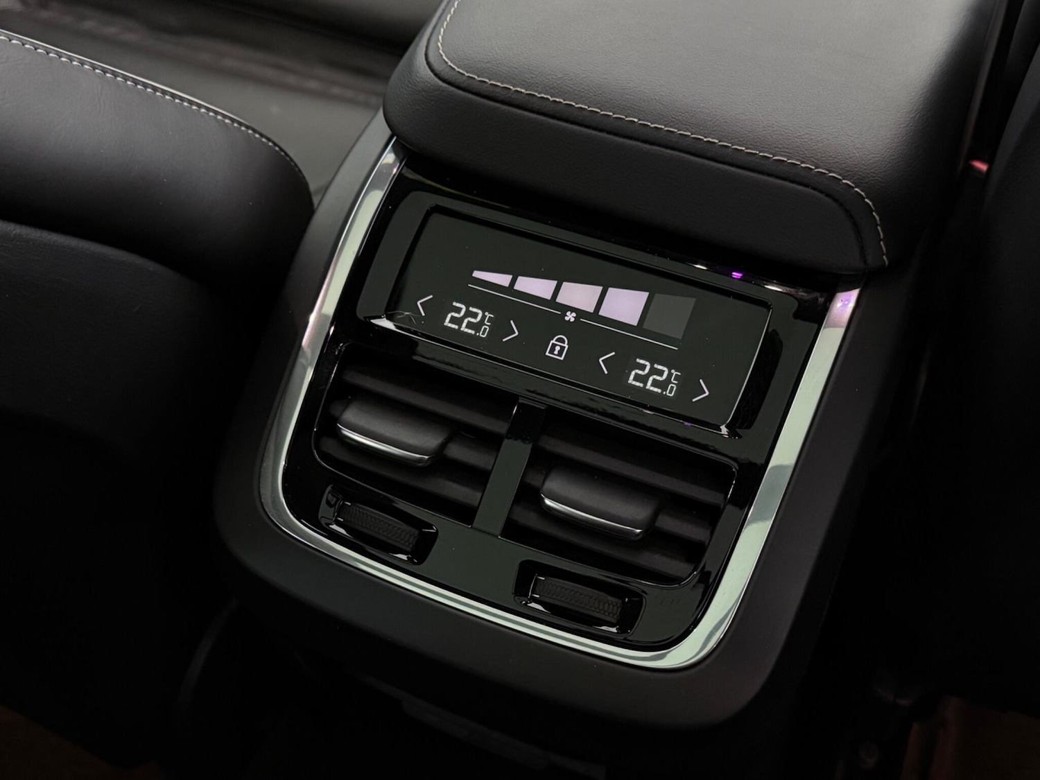 Used Volvo XC60 2019 for sale - 77268245: Photo 15