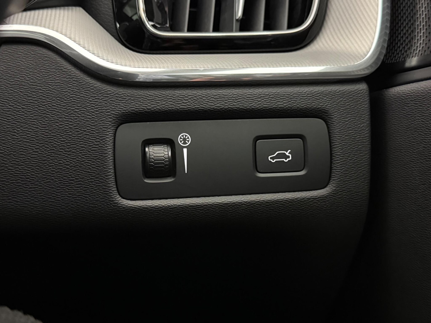 Used Volvo XC60 2019 for sale - 77268245: Photo 23