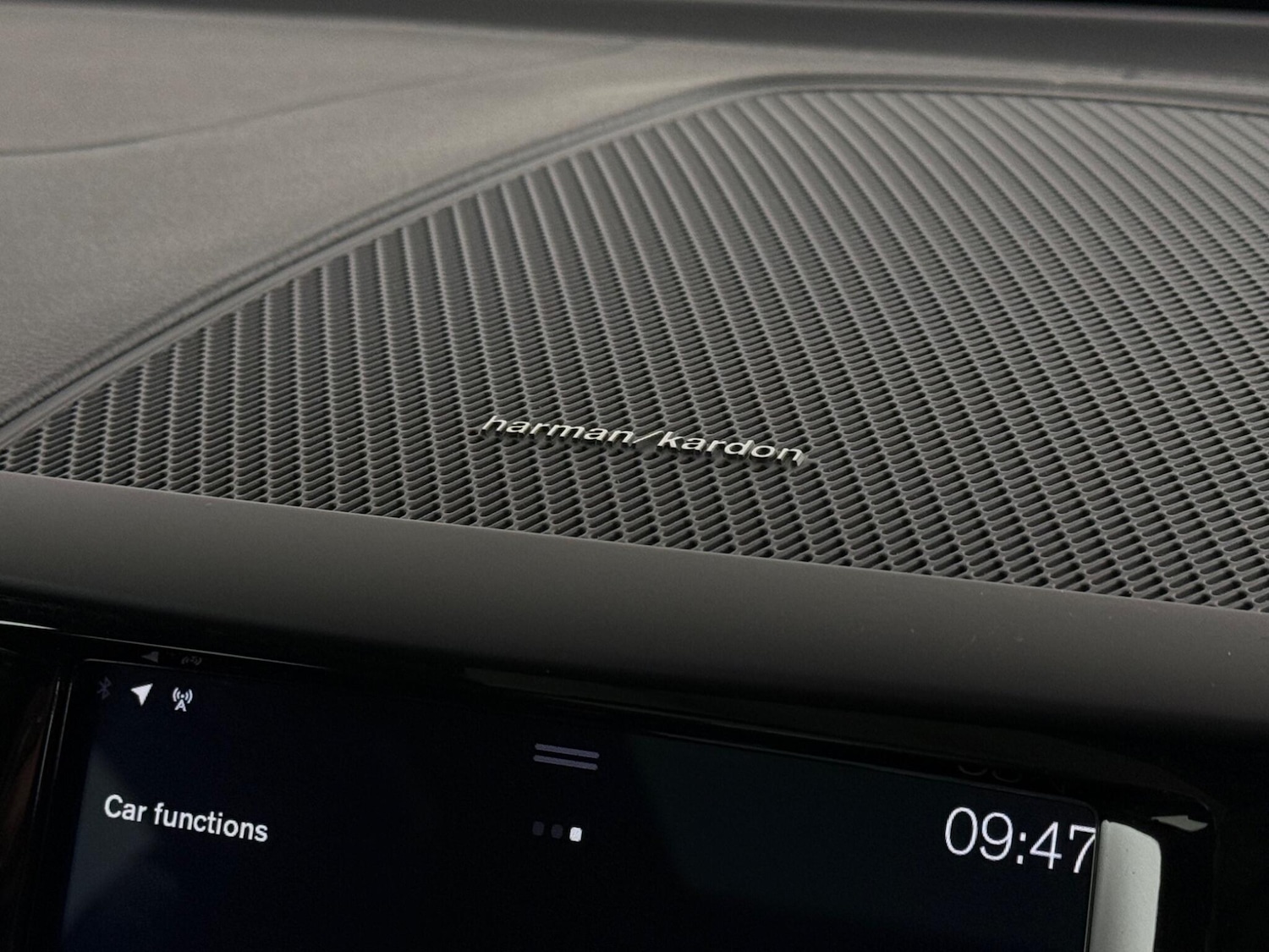 Used Volvo XC60 2019 for sale - 77268245: Photo 25