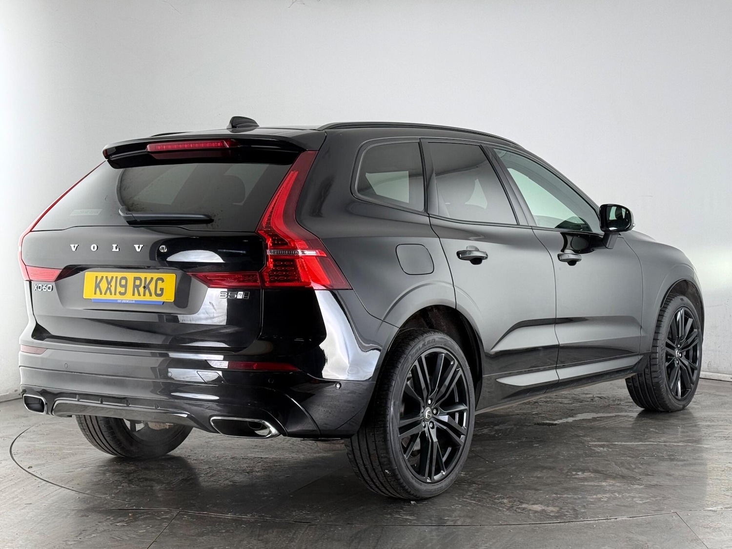 Used Volvo XC60 2019 for sale - 77268245: Photo 3