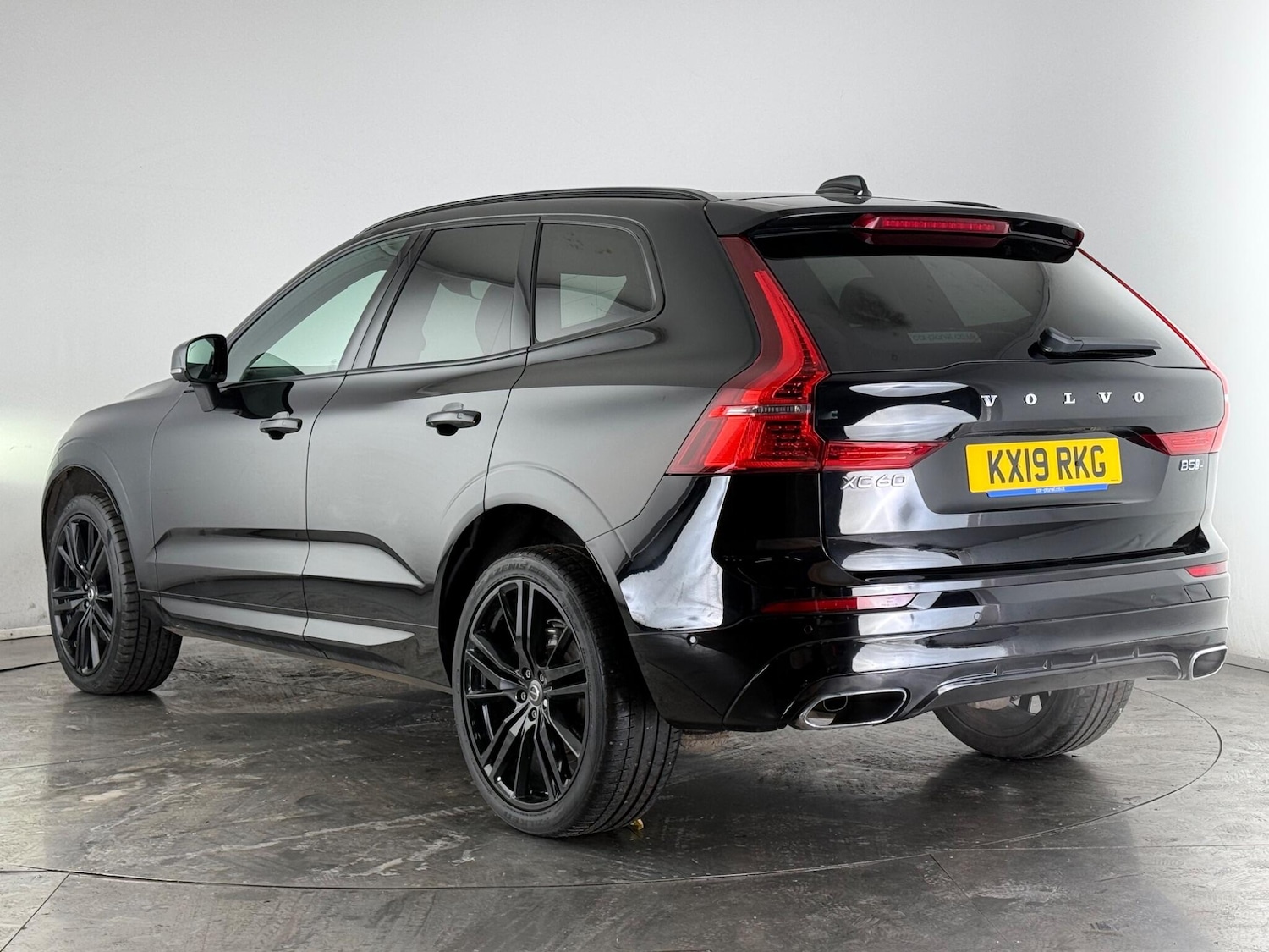 Used Volvo XC60 2019 for sale - 77268245: Photo 4