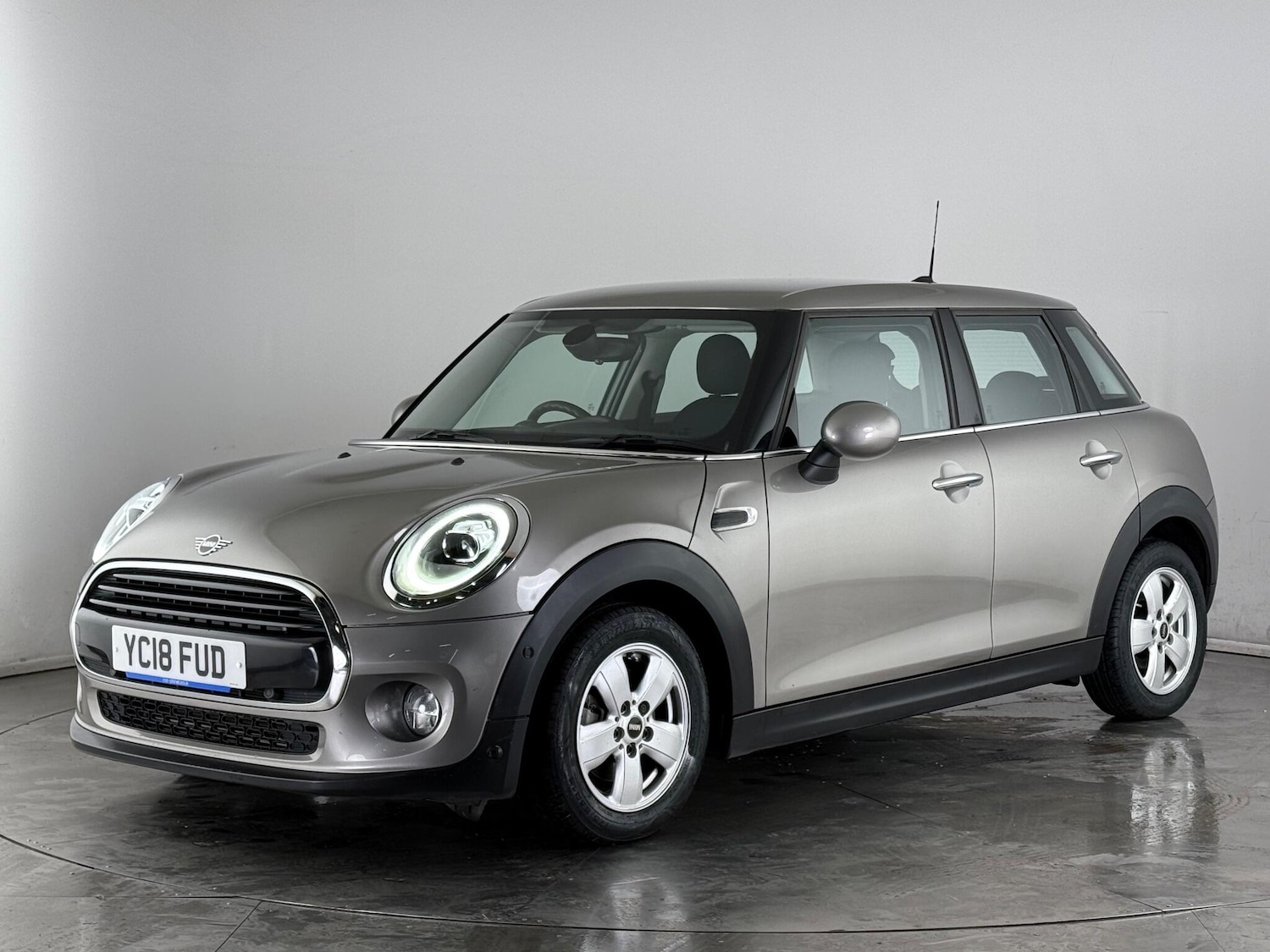 Used MINI Hatch 2018 for sale - 77259948: Photo 3