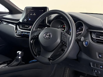 Used Toyota C-HR 2023 for sale - 78867068: Photo