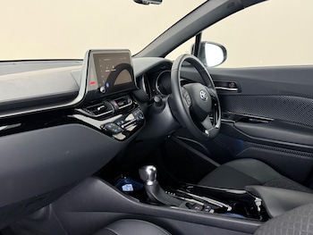 Used Toyota C-HR 2023 for sale - 78867068: Photo