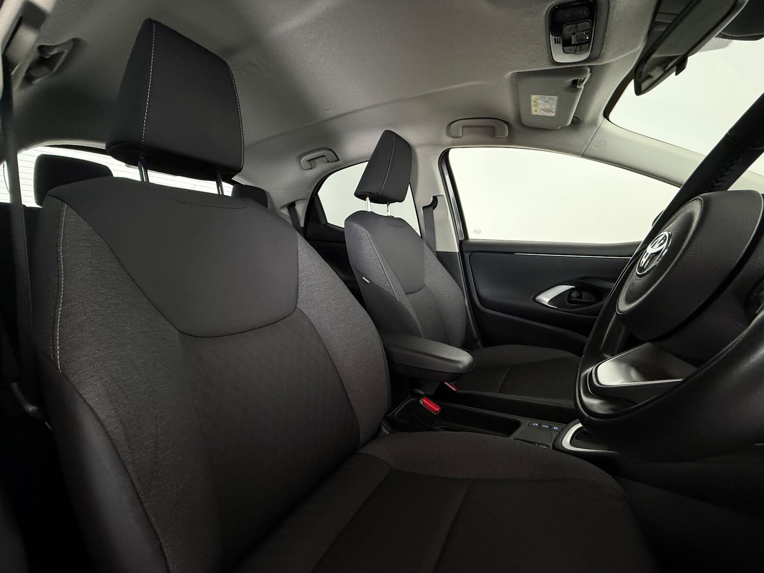 Used Toyota Yaris 2022 for sale - 77684493: Photo 11