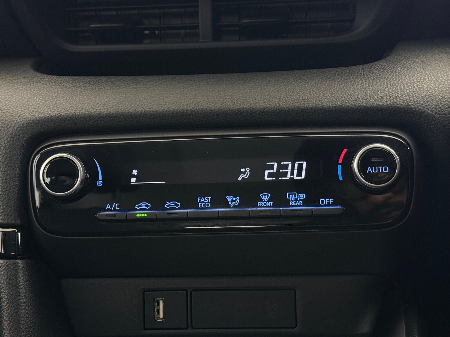 Used Toyota Yaris 2022 for sale - 77684493: Photo 28