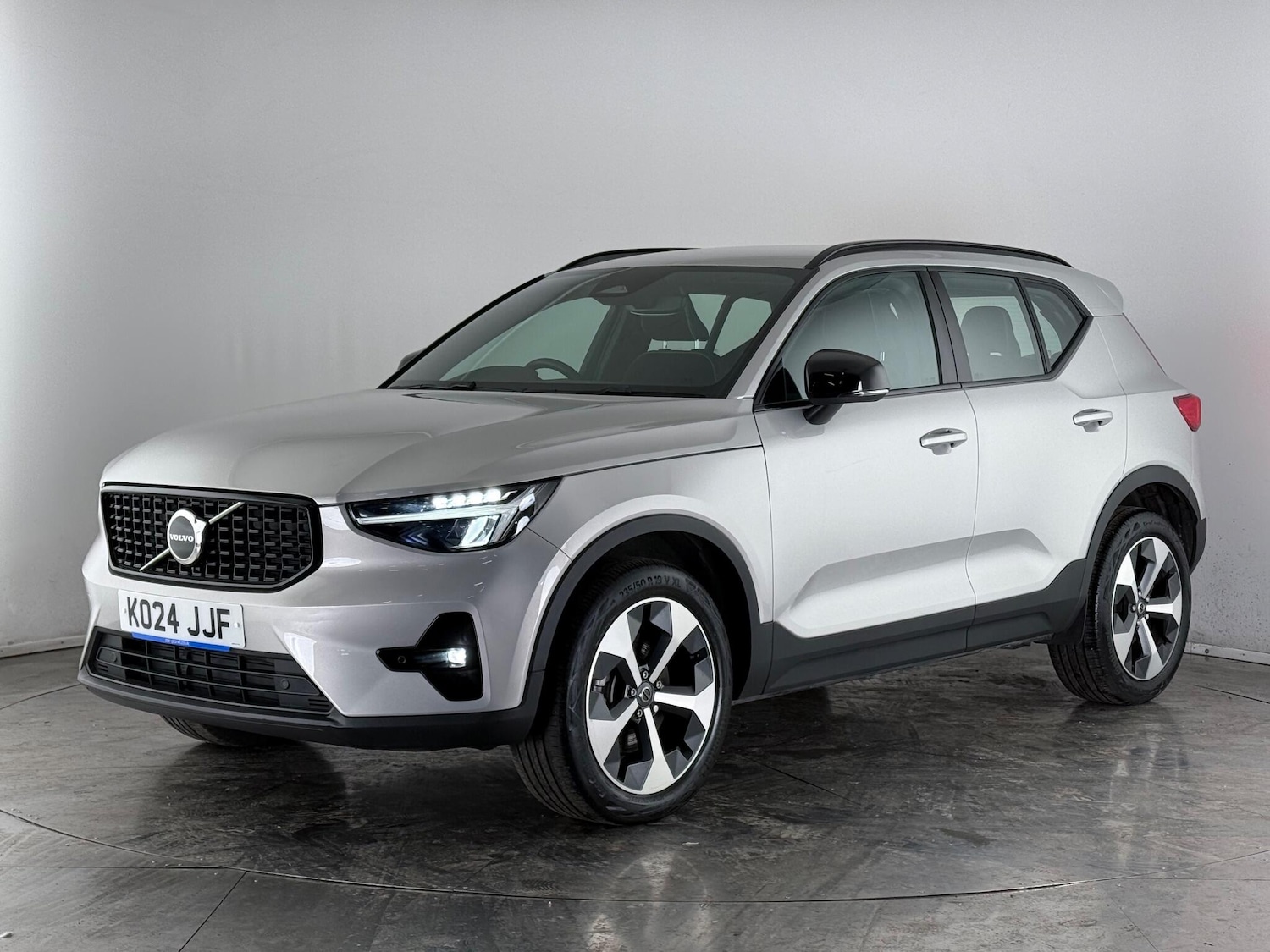 Used Volvo XC40 2024 for sale - 77259579: Photo 3