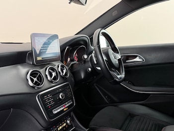 Used Mercedes-Benz GLA 2018 for sale - 79194074: Photo