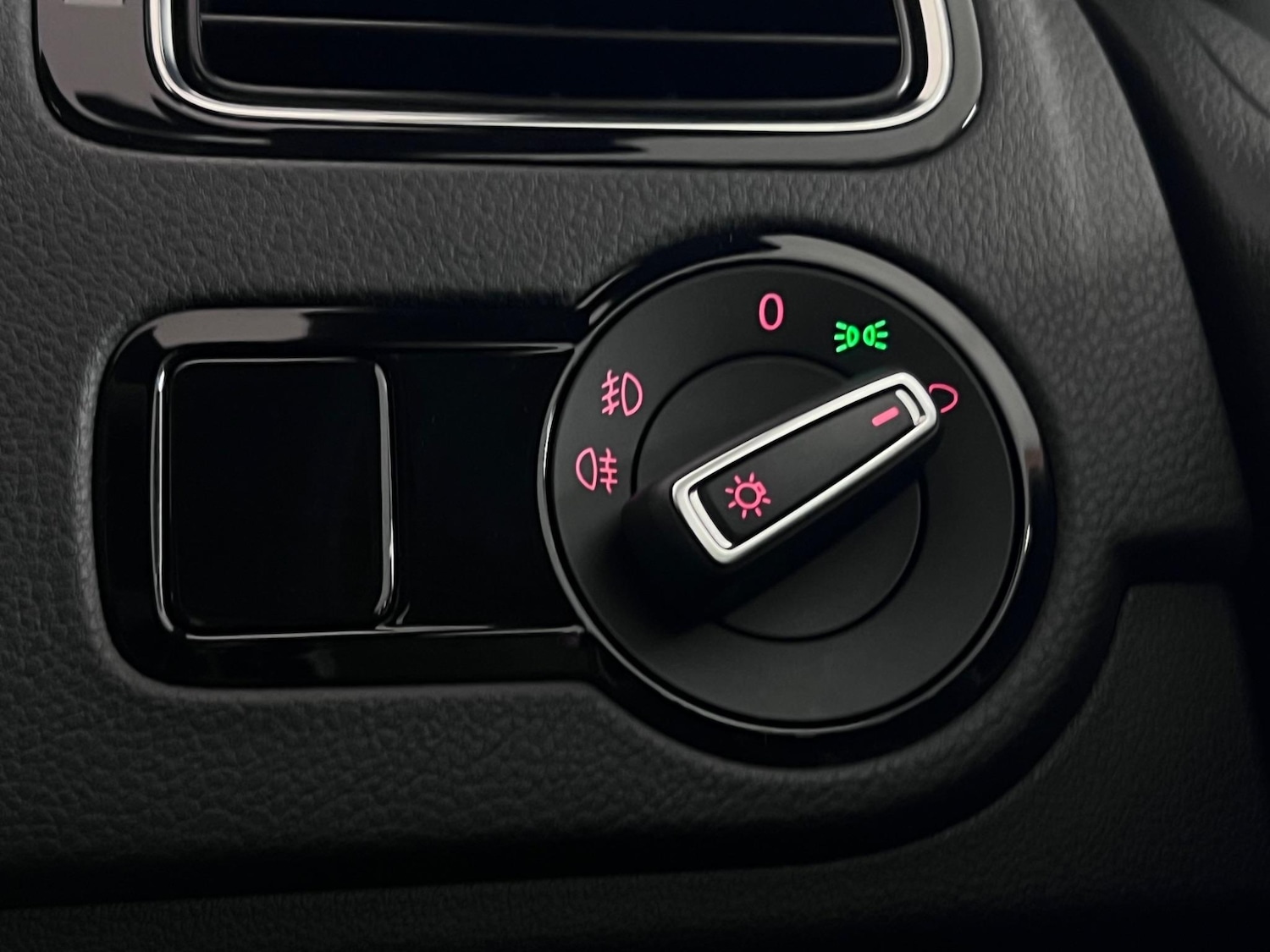 Used Volkswagen Polo 2017 for sale - 76689872: Photo 28