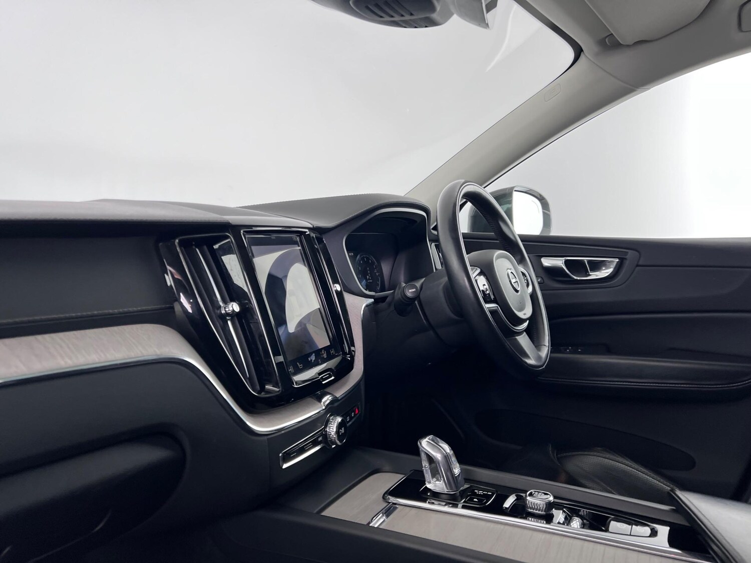 Used Volvo XC60 2017 for sale - 77902225: Photo 14