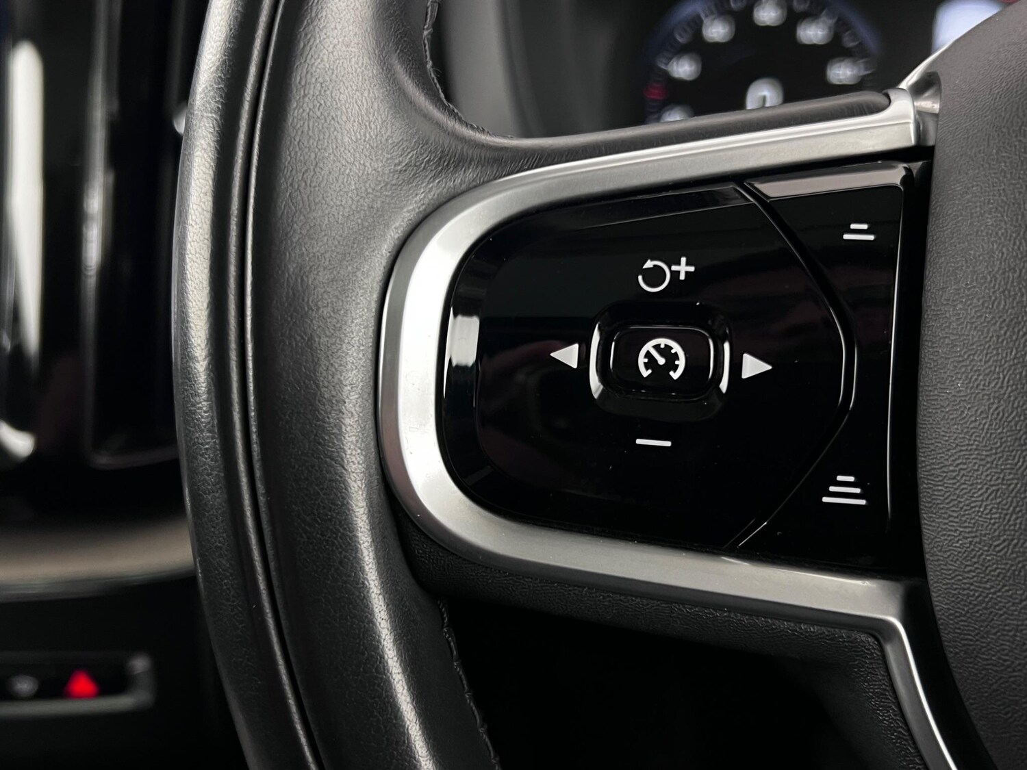 Used Volvo XC60 2017 for sale - 77902225: Photo 15