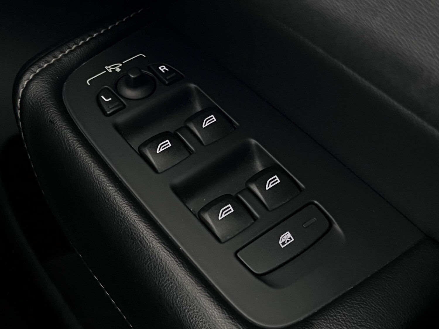 Used Volvo XC60 2017 for sale - 77902225: Photo 26