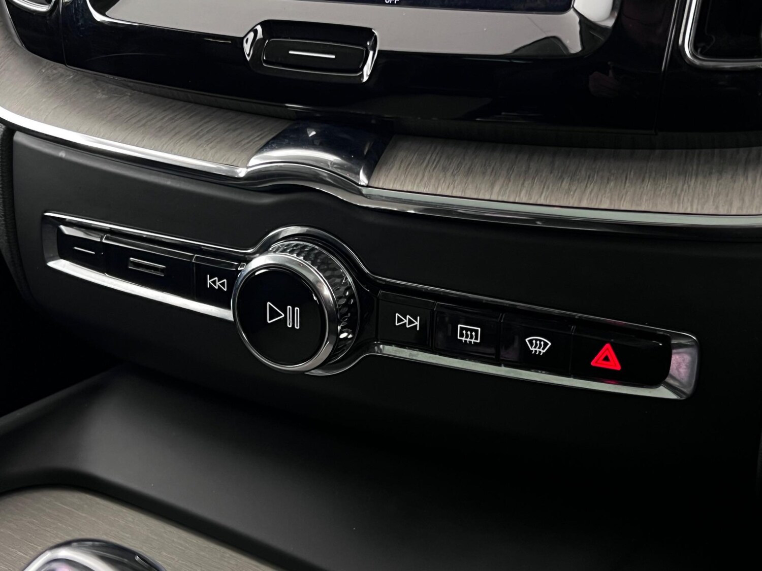 Used Volvo XC60 2017 for sale - 77902225: Photo 29