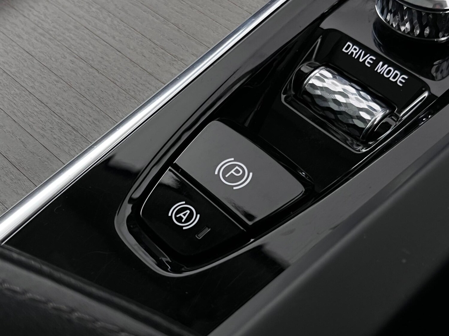 Used Volvo XC60 2017 for sale - 77902225: Photo 30