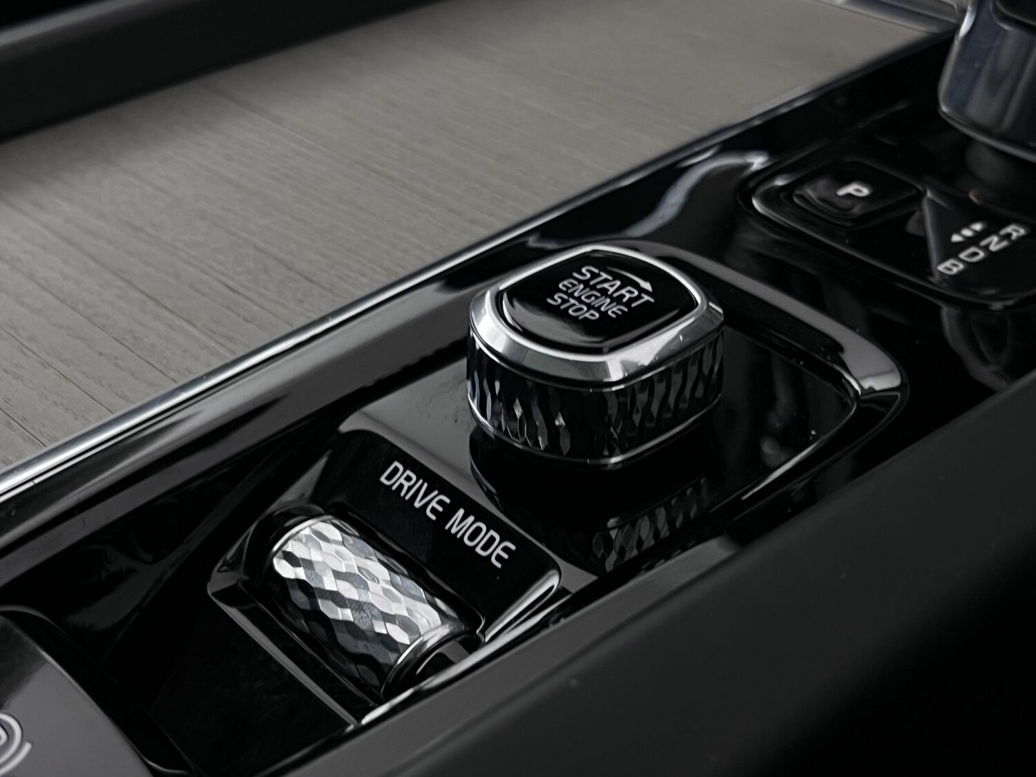 Used Volvo XC60 2017 for sale - 77902225: Photo 31