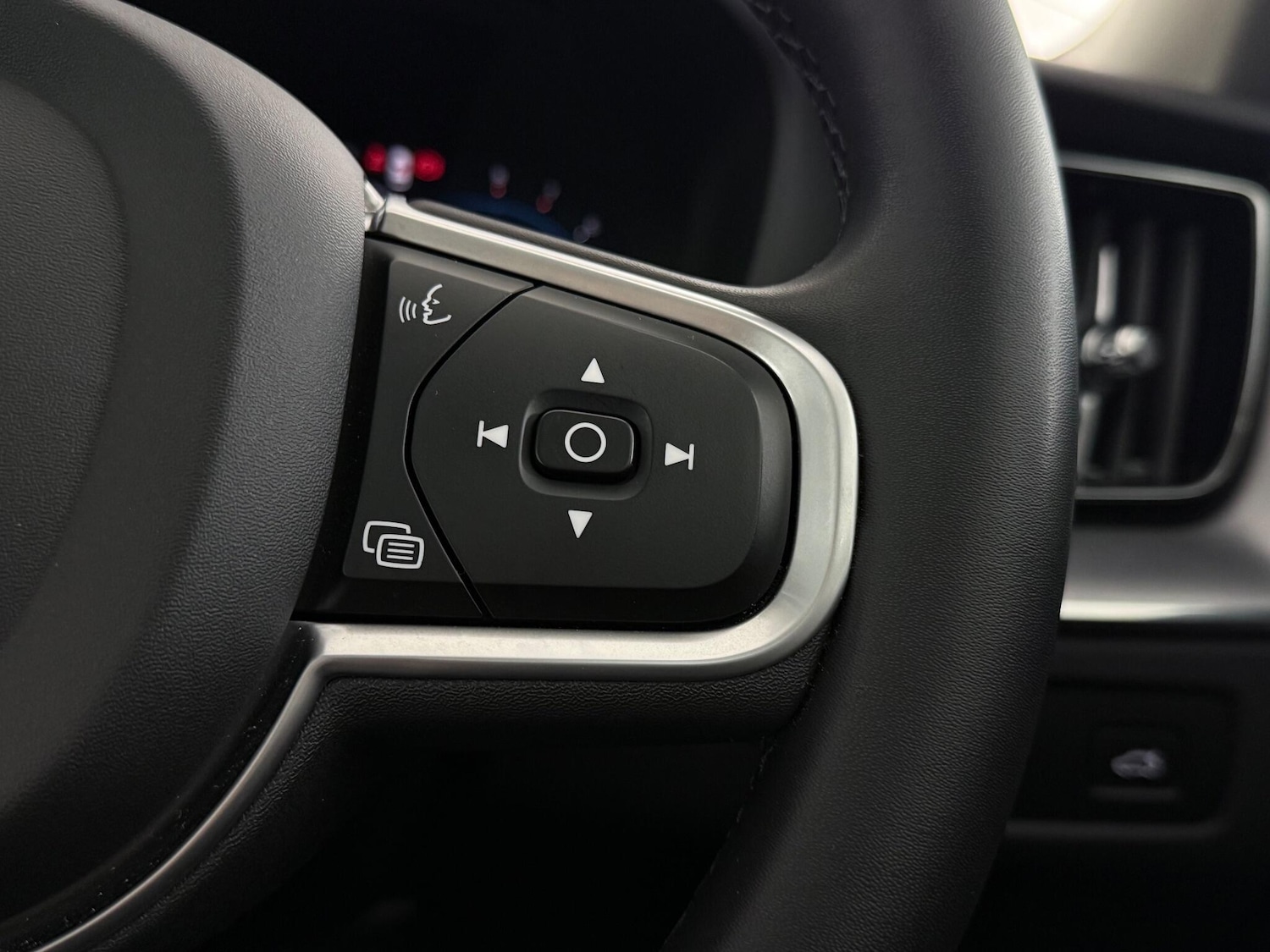 Used Volvo XC60 2022 for sale - 77182950: Photo 22