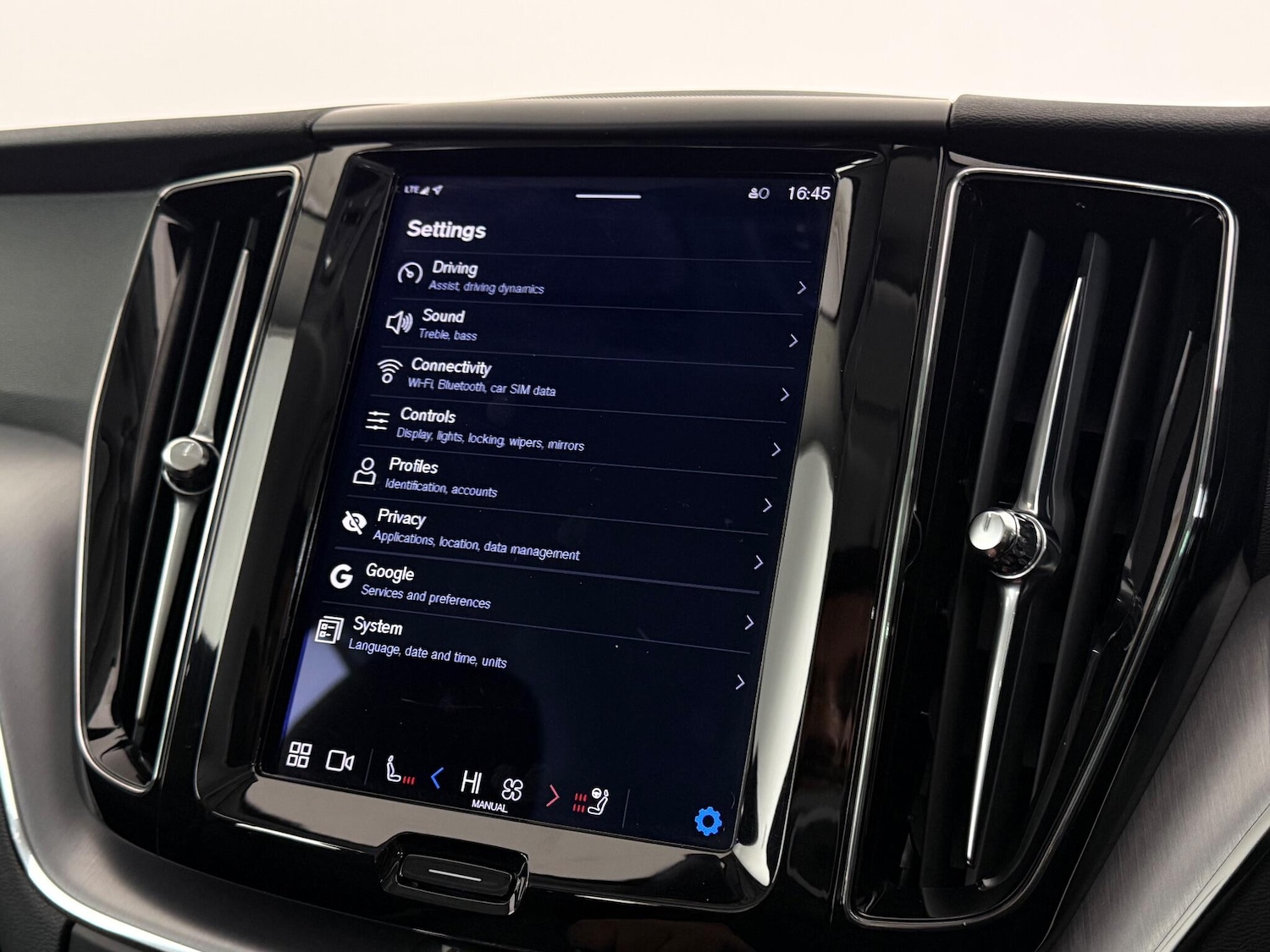 Used Volvo XC60 2022 for sale - 77182950: Photo 30