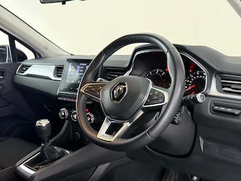 Used Renault Captur 2020 for sale - 79431003: Photo