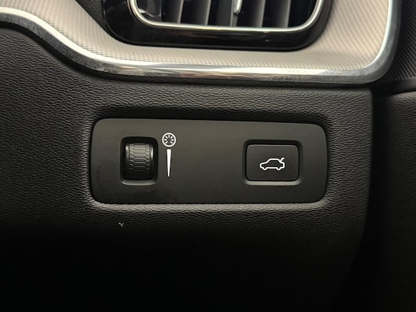 Used Volvo XC60 2020 for sale - 76303867: Photo 28